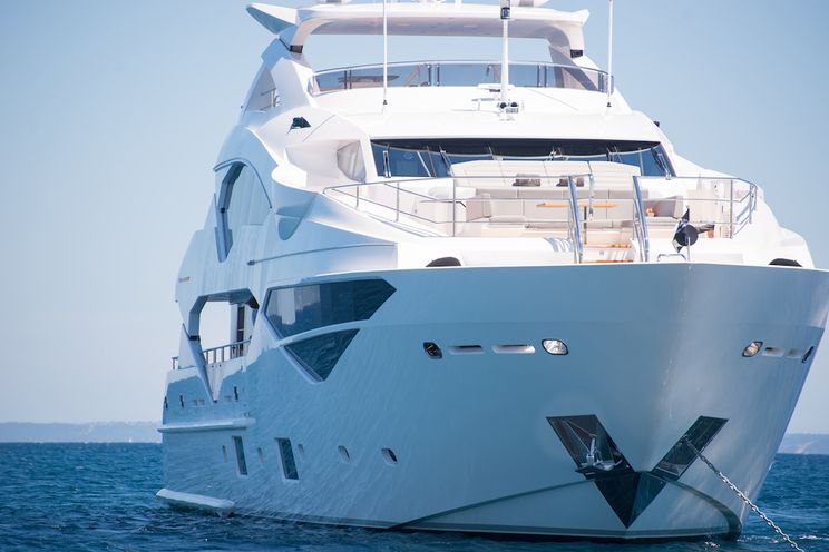 Charter Yacht E-MOTION - Sunseeker 131 Yacht - 5 Cabins - Cannes - Monaco - St Tropez - Antibes