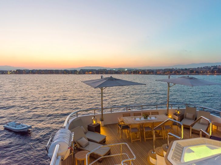 JADE 959 - 52m Jade Yachts JADE 959 - 52m Jade Yachts