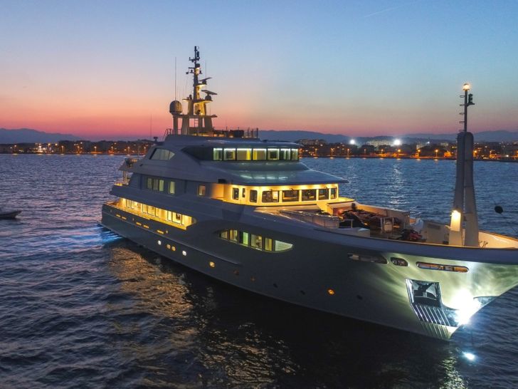 JADE 959 - 52m Jade Yachts JADE 959 - 52m Jade Yachts