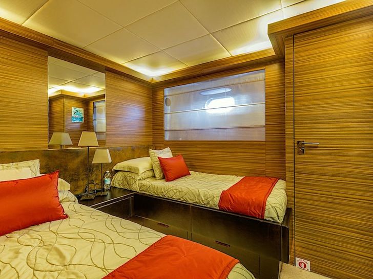 JAJARO Tecnomar Velvet 100 - twin cabin JAJARO Tecnomar Velvet 100 - twin cabin