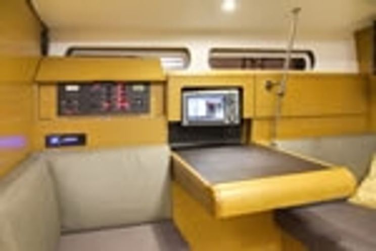 Charter Yacht Jeanneau 409 - 3 Cabins - Marsh Harbour - Abacos