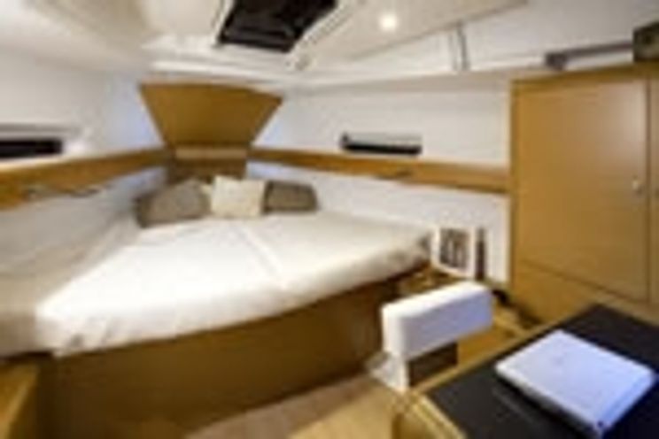 Charter Yacht Jeanneau 409 - 3 Cabins - Marsh Harbour - Abacos