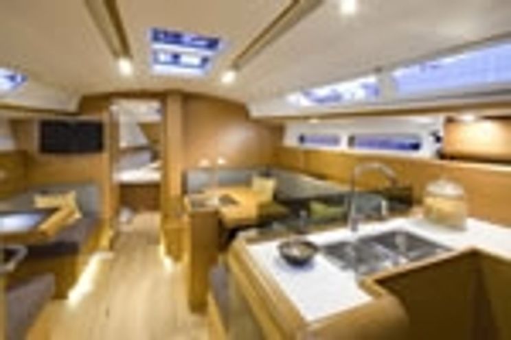 Charter Yacht Jeanneau 409 - 3 Cabins - Marsh Harbour - Abacos