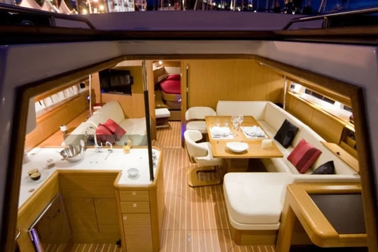 Charter Yacht Jeanneau 53 - 5 cabins - Salerno - Tropea - Italy