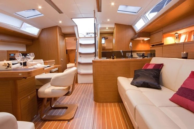 Charter Yacht Jeanneau 53 - 5 cabins - Salerno - Tropea - Italy