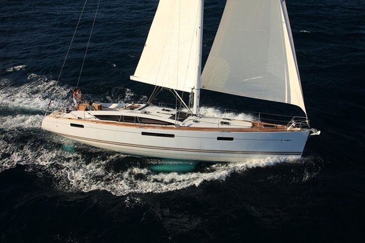 Charter Yacht Jeanneau 53 - 5 cabins - Salerno - Tropea - Italy