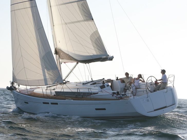 Jeanneau Sun Odyssey 409 - Sailing Jeanneau Sun Odyssey 409 - Sailing
