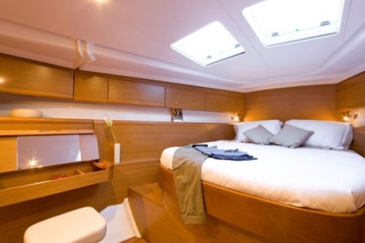 Charter Yacht Jeanneau Sun Odyssey 50 DS - 4 + 1 Cabins - Denia