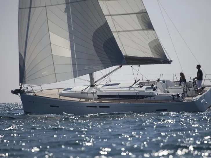 Jeanneau Sun Odyssey 409 - Sailing Jeanneau Sun Odyssey 409 - Sailing