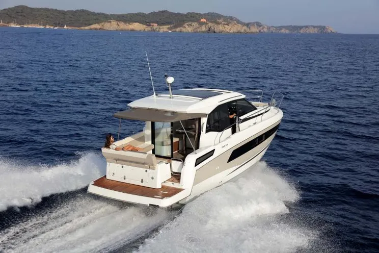 Charter Yacht Jeanneau Power NC 33 - 2 Cabins - 2019 - Annapolis