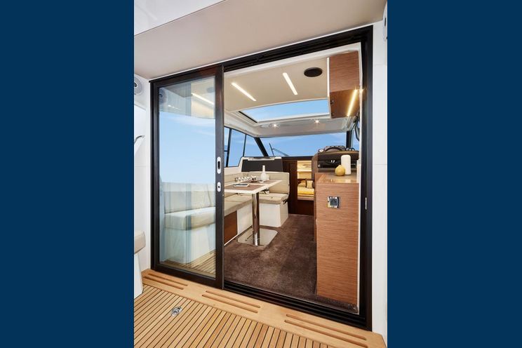 Charter Yacht Jeanneau Power NC 33 - 2 Cabins - 2019 - Annapolis