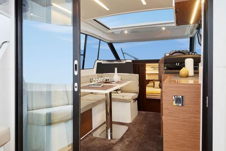 Charter Yacht Jeanneau Power NC 33 - 2 Cabins - 2019 - Annapolis