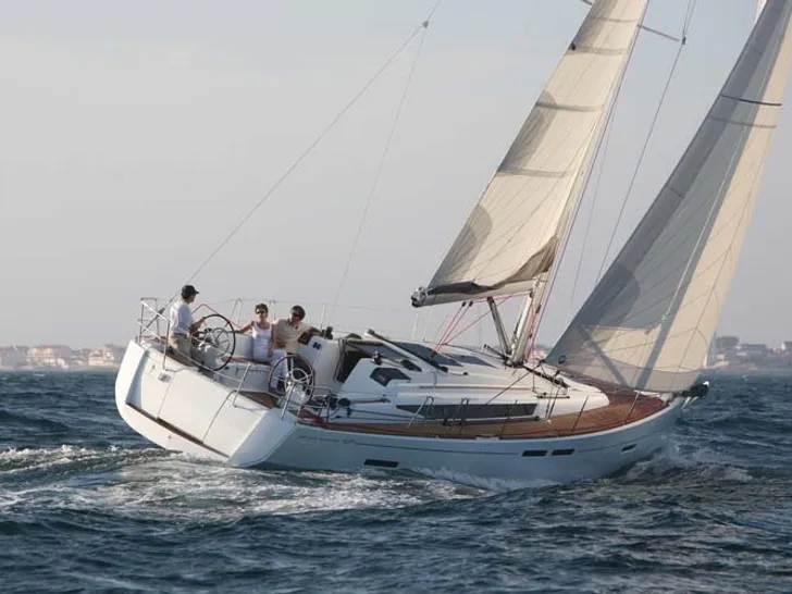 Jeanneau Sun Odyssey 409 - Sailing Jeanneau Sun Odyssey 409 - Sailing