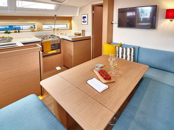 Jeanneau Sun Odyssey 490 Dining and Kitchen