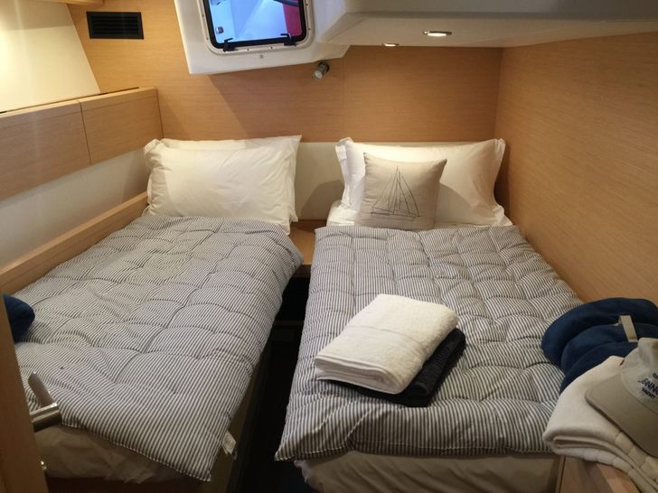 JEANNOUS Jeanneau 57 Cabin JEANNOUS Jeanneau 57 Cabin