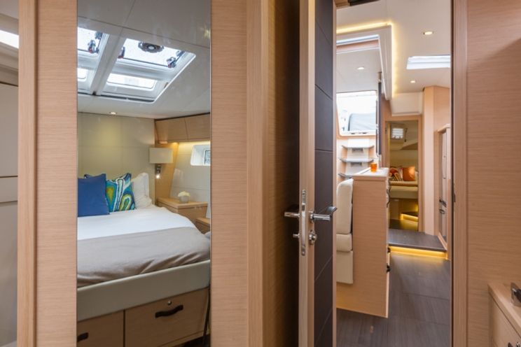 Charter Yacht Jeanneau 54 - 5 + 1 cabins(5 double 1 single)- 2019 - Athens - Alimos