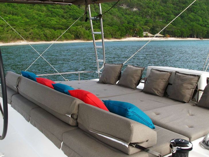 JOY - Lagoon 52 JOY - Lagoon 52