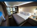 JOY Lagoon 77 master cabin bed