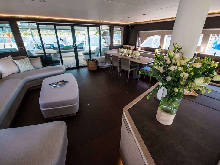 JOY Lagoon Seventy 7 saloon seating and dining JOY Lagoon Seventy 7 saloon seating and dining