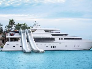 JULIA DOROTHY - Johnson 103 - Miami Day Charter Yacht - Miami - South Beach - Florida JULIA DOROTHY - Johnson 103 - Miami Day Charter Yacht - Miami - South Beach - Florida