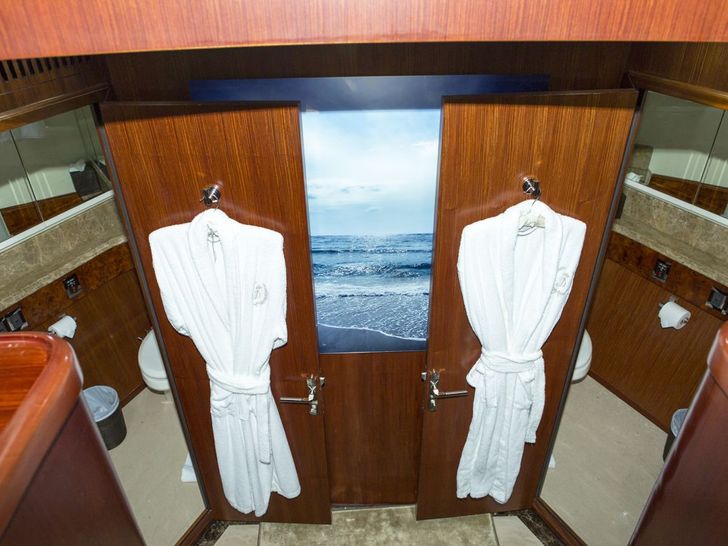 Miami Day Charter Yacht JULIA DOROTHY Johnson 103 Bathroom Miami Day Charter Yacht JULIA DOROTHY Johnson 103 Bathroom