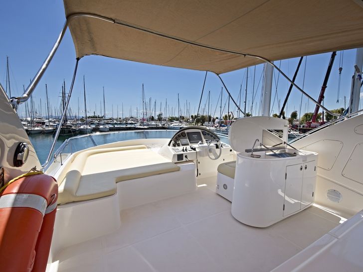 JULY Aicon 64 Flybridge JULY Aicon 64 Flybridge