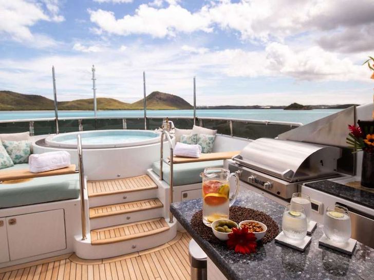 JUST ENOUGH - Custom Yacht 140,jacuzzi JUST ENOUGH - Custom Yacht 140,jacuzzi