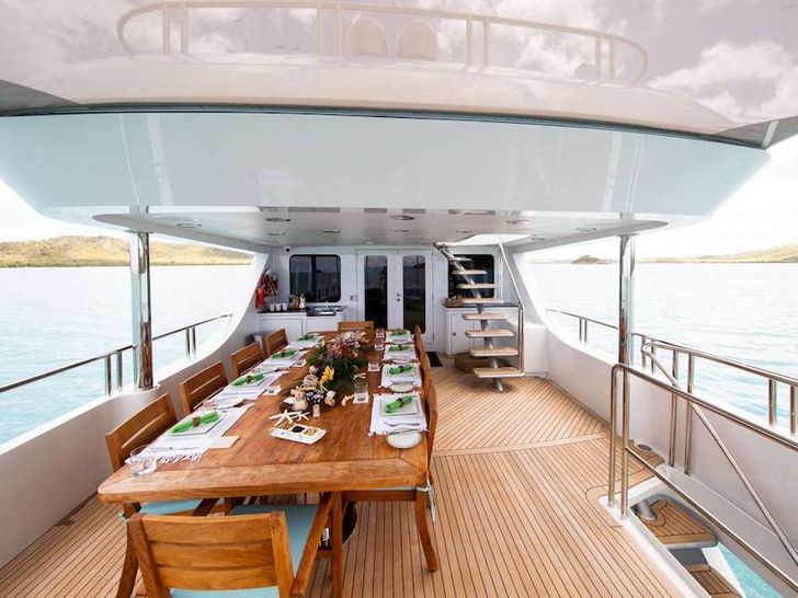 JUST ENOUGH - Custom Yacht 140,alfresco dining JUST ENOUGH - Custom Yacht 140,alfresco dining