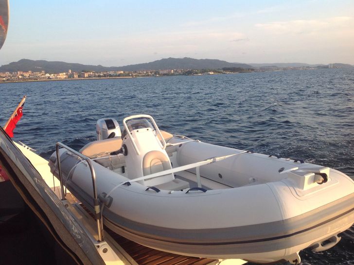 KASKAZI FOUR Lagoon 620 Luxury Catamaran Tender