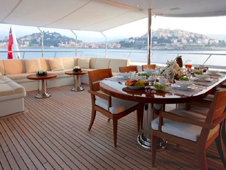 KATHLEEN ANNE Feadship SL39 - alfresco dining area KATHLEEN ANNE Feadship SL39 - alfresco dining area