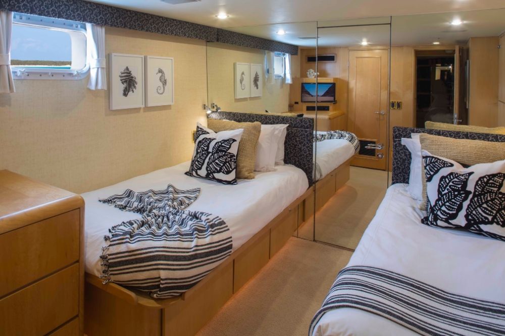 KELLY ANNE - Broward Marine 110