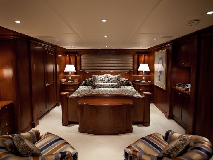 KERI LEE III - Trinity 54m KERI LEE III - Trinity 54m