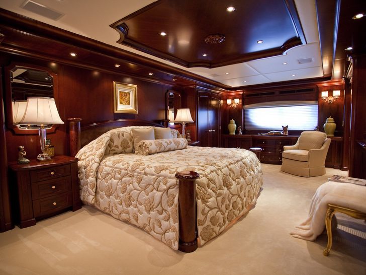 KERI LEE III - Trinity 54m KERI LEE III - Trinity 54m