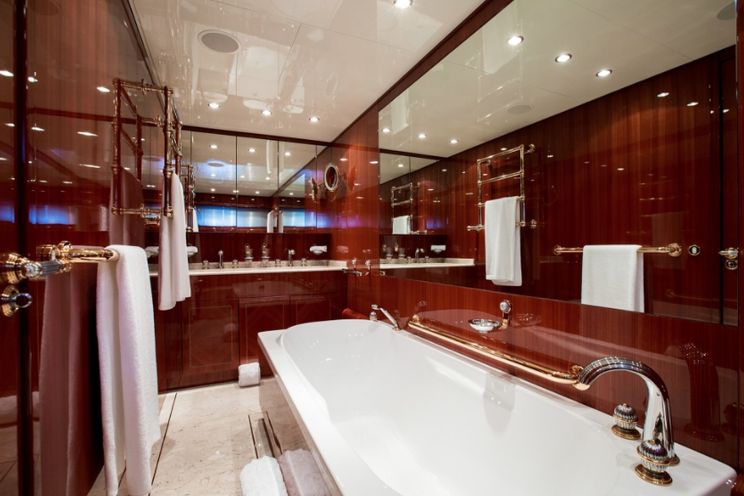 Charter Yacht KIDI ONE - Leopard 34m - 4 Cabins - Port Grimaud - St Tropez - Cannes - Monaco