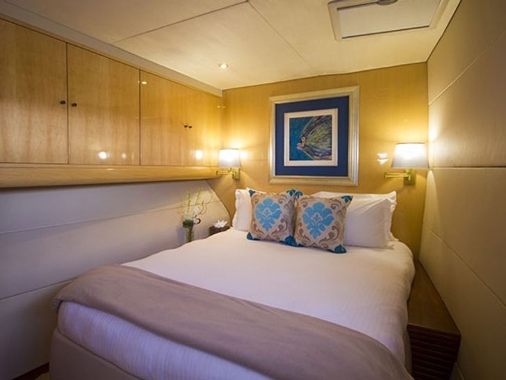 KING’S RANSOM - Matrix Silhouette 76 cabin KING’S RANSOM - Matrix Silhouette 76 cabin