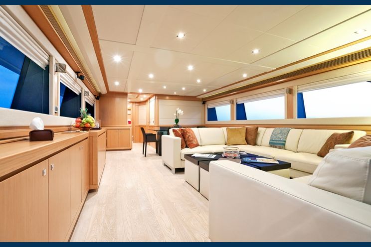 Charter Yacht LA PAUSA - Ferretti Custom Line Navetta 86 - 5 Cabins - Monaco - Nice - Cannes - Antibes - Olbia - Sardinia - Corsica