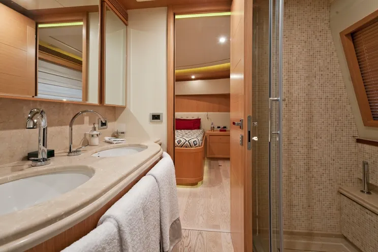 Charter Yacht LA PAUSA - Ferretti Custom Line Navetta 86 - 5 Cabins - Monaco - Nice - Cannes - Antibes - Olbia - Sardinia - Corsica