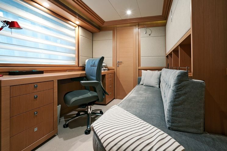 Charter Yacht LA PAUSA - Ferretti Custom Line Navetta 86 - 5 Cabins - Monaco - Nice - Cannes - Antibes - Olbia - Sardinia - Corsica