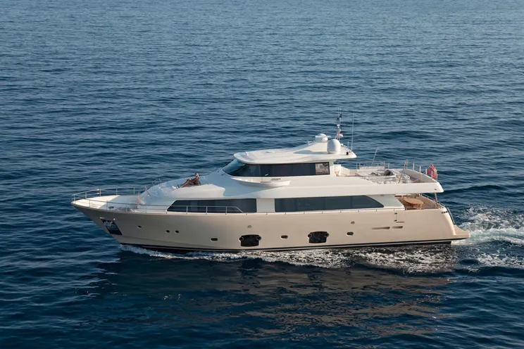 Charter Yacht LA PAUSA - Ferretti Custom Line Navetta 86 - 5 Cabins - Monaco - Nice - Cannes - Antibes - Olbia - Sardinia - Corsica