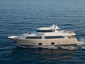 LA PAUSA - Ferretti Custom Line Navetta 86 - 5 Cabins - Monaco - Nice - Cannes - Antibes - Olbia - Sardinia - Corsica LA PAUSA - Ferretti Custom Line Navetta 86 - 5 Cabins - Monaco - Nice - Cannes - Antibes - Olbia - Sardinia - Corsica