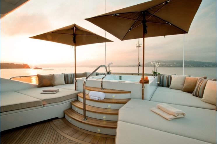 Charter Yacht LA DEA II - Trinity 161 - 5 Cabins - Cannes - Monaco - Palma - Sardinia
