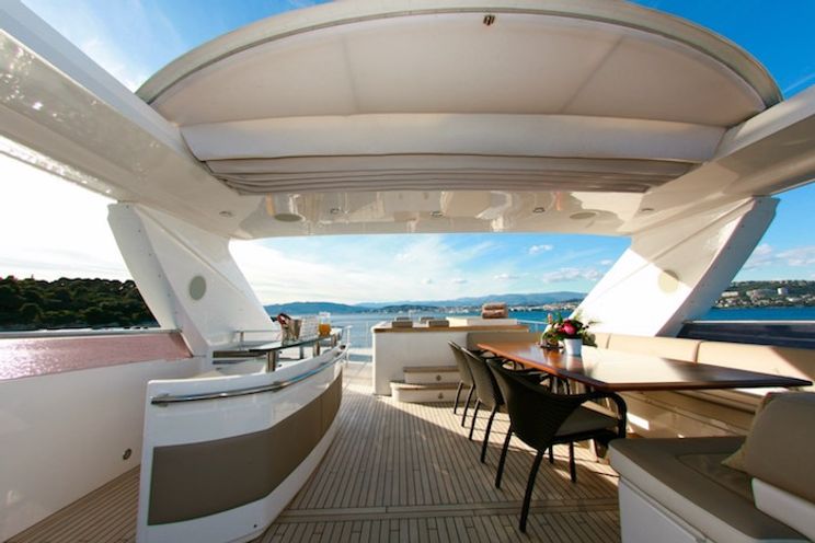 Charter Yacht LADY BEATRICE - Princess 30m - 4 Cabins - Cannes - Antibes - Monaco - Villefranche - Nice