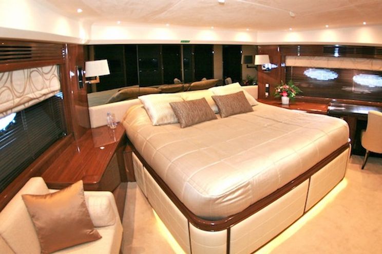 Charter Yacht LADY BEATRICE - Princess 30m - 4 Cabins - Cannes - Antibes - Monaco - Villefranche - Nice