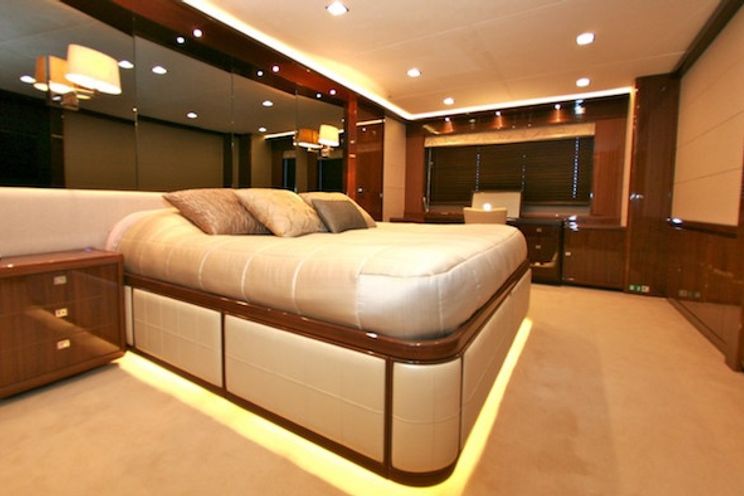 Charter Yacht LADY BEATRICE - Princess 30m - 4 Cabins - Cannes - Antibes - Monaco - Villefranche - Nice