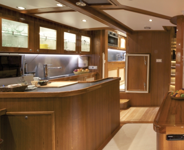 Charter Yacht LADY THURAYA - 31m Lubbe Voss - 4 Cabins - Palma - Cannes - Monaco - Naples - Dubrovnik