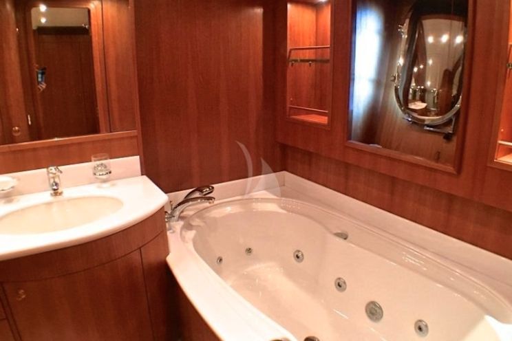 Charter Yacht LADY AMANDA - Guy Couach 30m - 4 Cabins - Cannes - Monaco - St Tropez