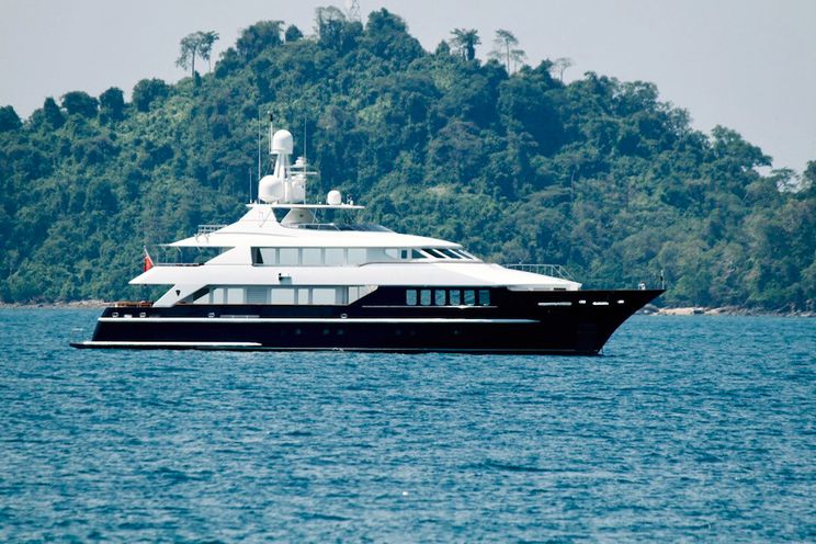 Charter Yacht LADY AZUL - Heesen 129 - 5 Cabins - Phuket - Phang Nga Bay - Phi Phi Islands - Similan Islands - Thailand