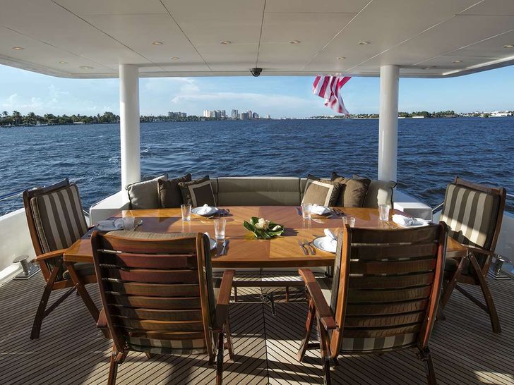 LADY DEENA II Hargrave 101 Luxury Motoryacht Aft Deck LADY DEENA II Hargrave 101 Luxury Motoryacht Aft Deck