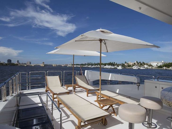 LADY DEENA II Hargrave 101 Luxury Motoryacht Sundeck LADY DEENA II Hargrave 101 Luxury Motoryacht Sundeck