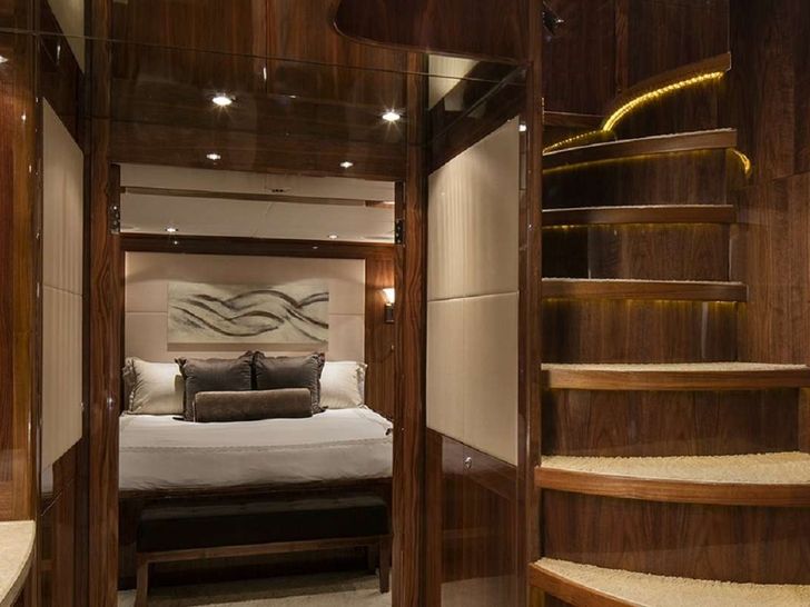 LADY DEENA II Hargrave 101 Luxury Motoryacht Stairwell LADY DEENA II Hargrave 101 Luxury Motoryacht Stairwell